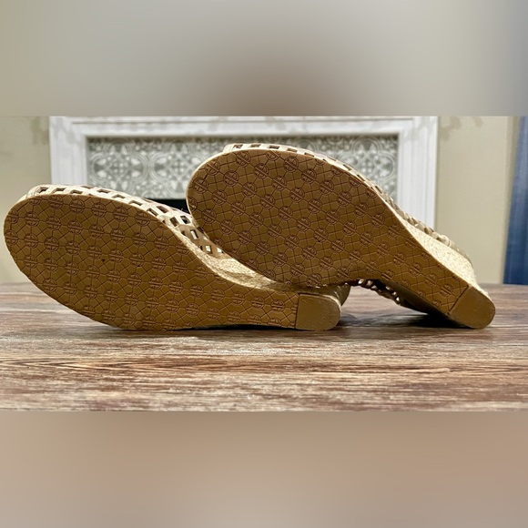Lilly Pulitzer Gold Wedges - Picture 9 of 12